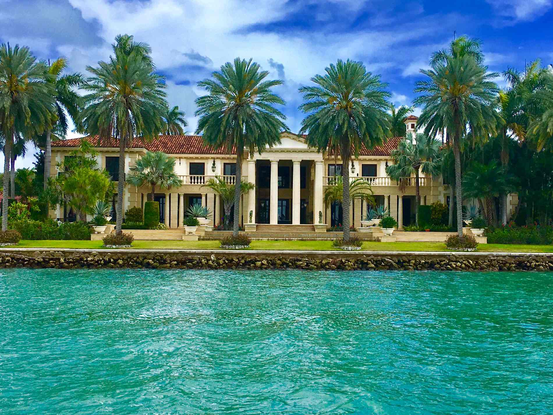 Waterfront Mansion&nbsp;Tour 